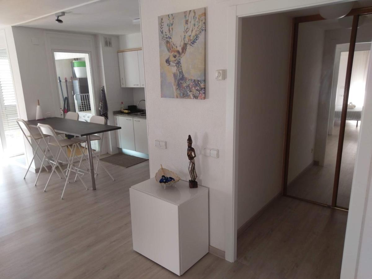 Luxury Apartment Accommodation, Next To Beach & Train Station Calella Esterno foto