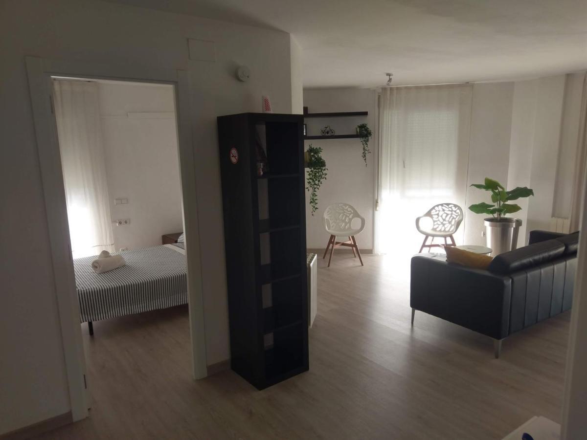 Luxury Apartment Accommodation, Next To Beach & Train Station Calella Esterno foto