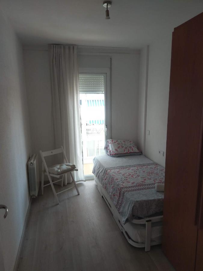 Luxury Apartment Accommodation, Next To Beach & Train Station Calella Esterno foto