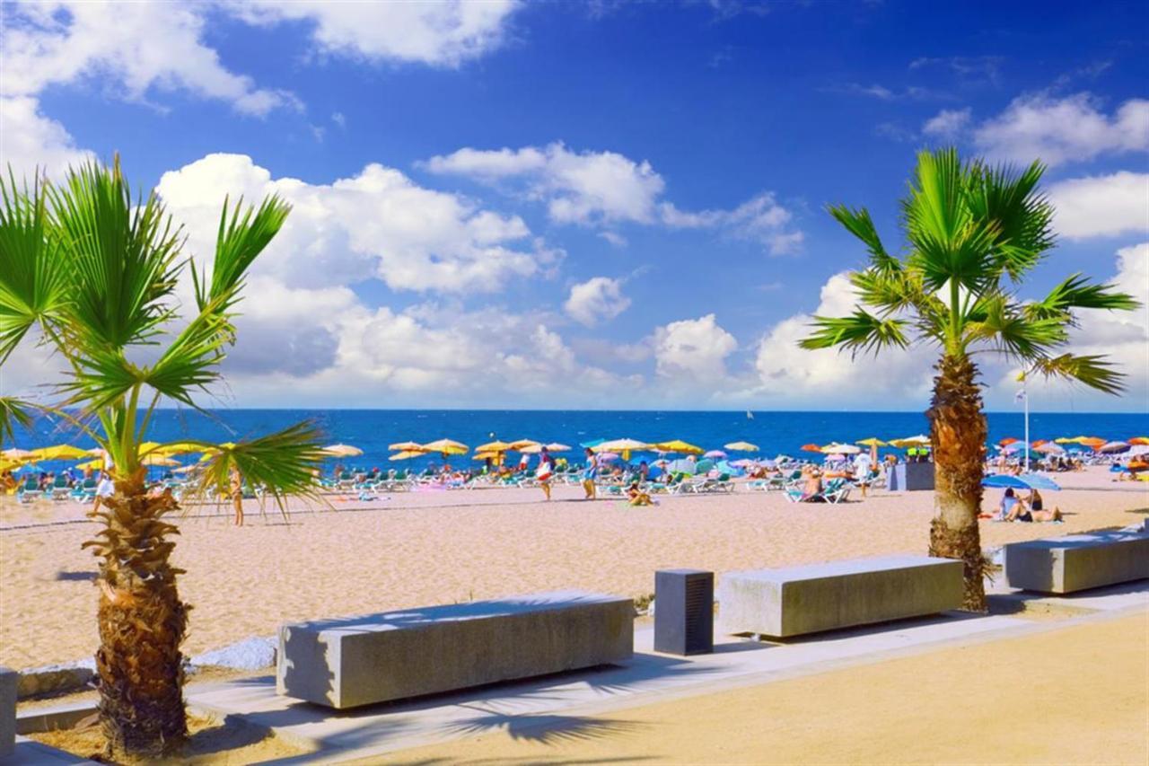 Luxury Apartment Accommodation, Next To Beach & Train Station Calella Esterno foto