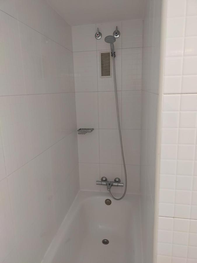 Luxury Apartment Accommodation, Next To Beach & Train Station Calella Esterno foto