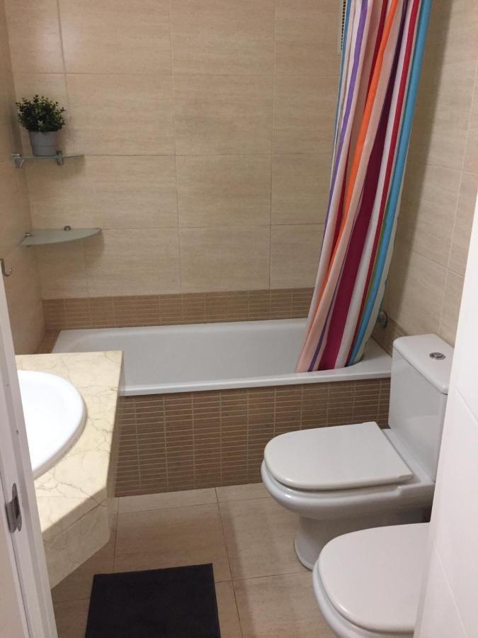 Luxury Apartment Accommodation, Next To Beach & Train Station Calella Esterno foto